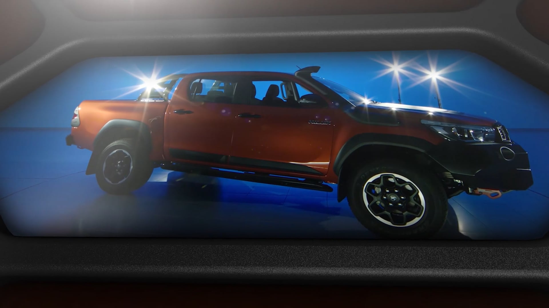 HILUX RUGGED X REVEAL