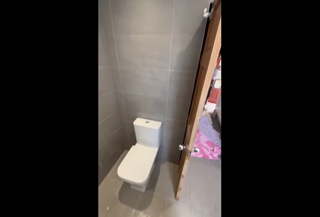 Large Room available in a female house share Main Photo
