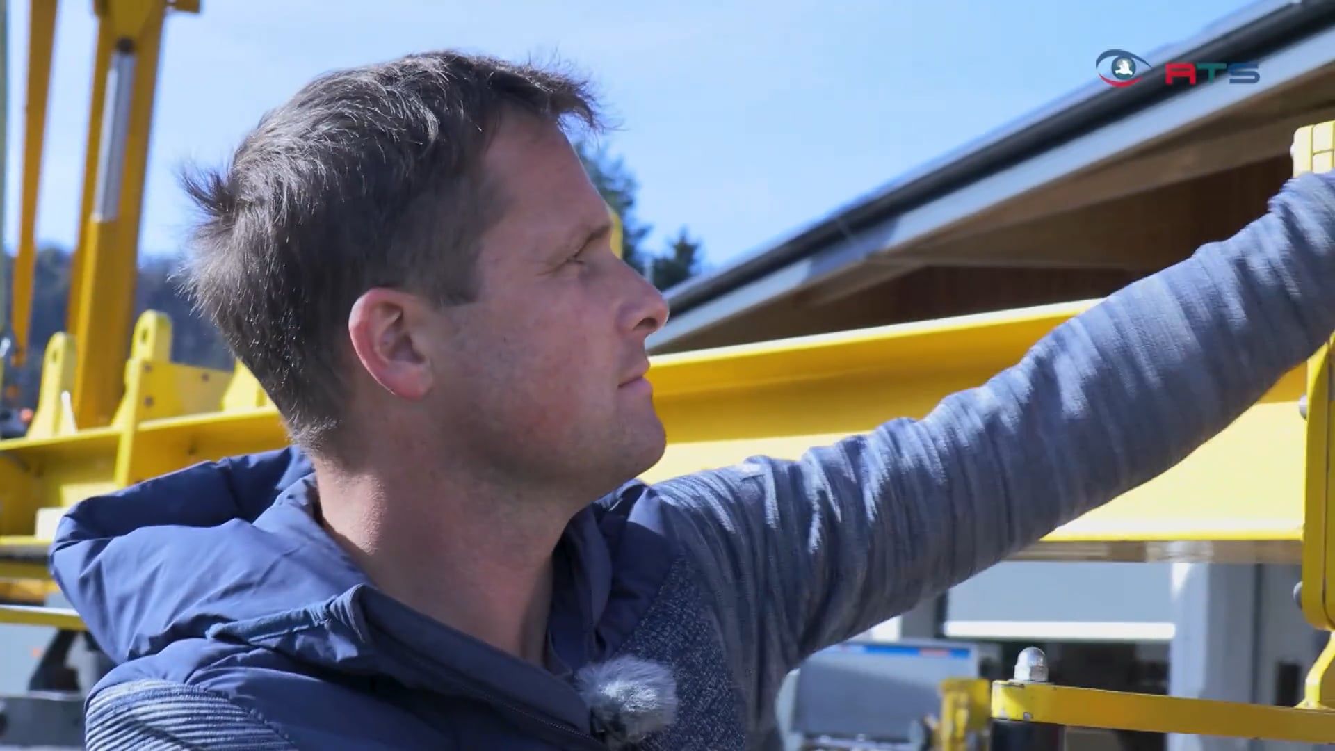 innovation-josef-gumpold-entwickelte-autokran-loesung-die-glasmontage-erleichtert