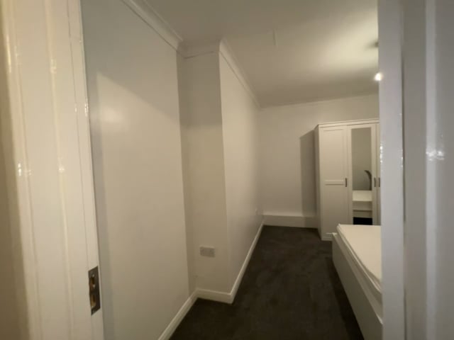 Spacious and Quiet Double Room with Own Bathroom Main Photo