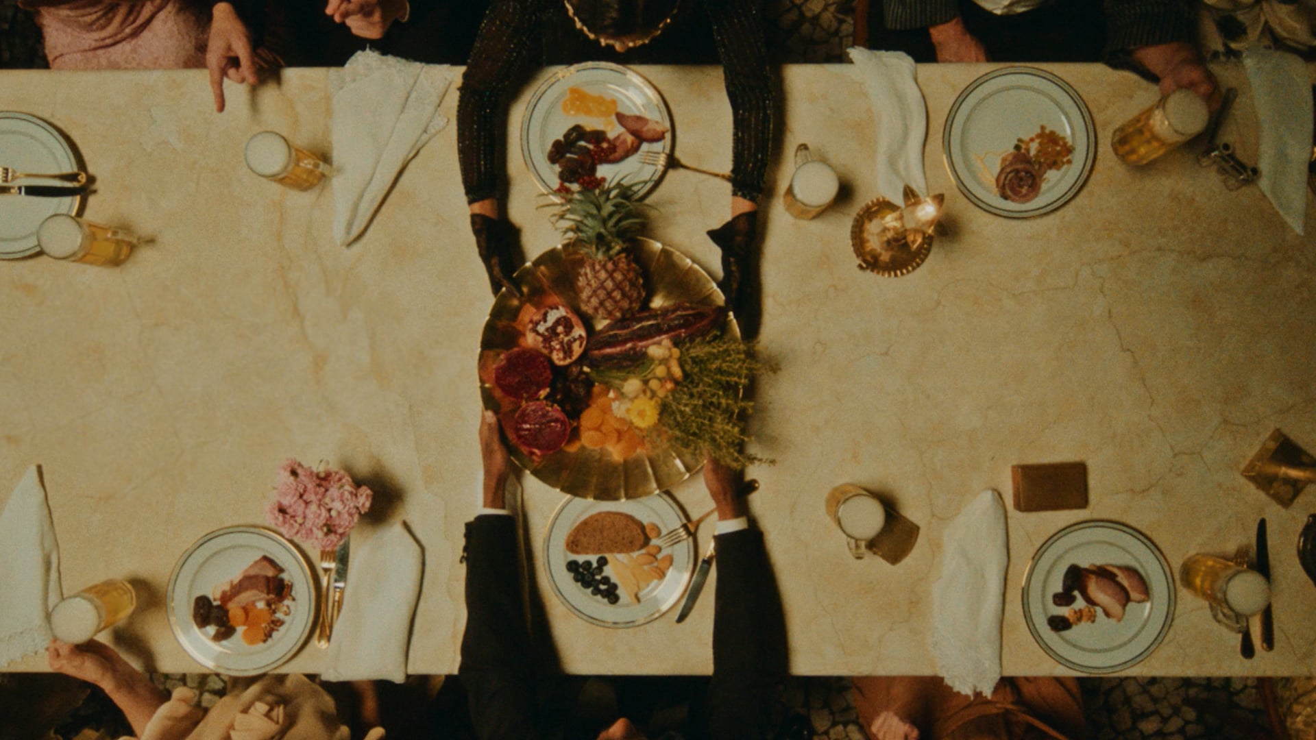 Landia | Spaten | Around the Table