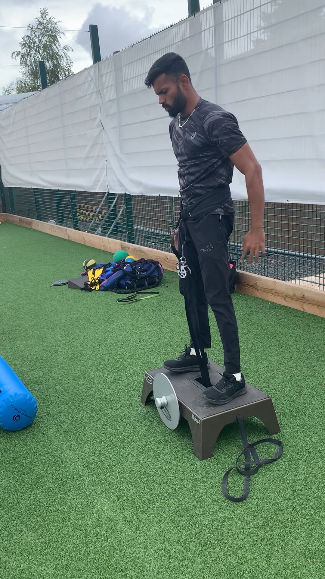 Flywheel partial squats on Vimeo