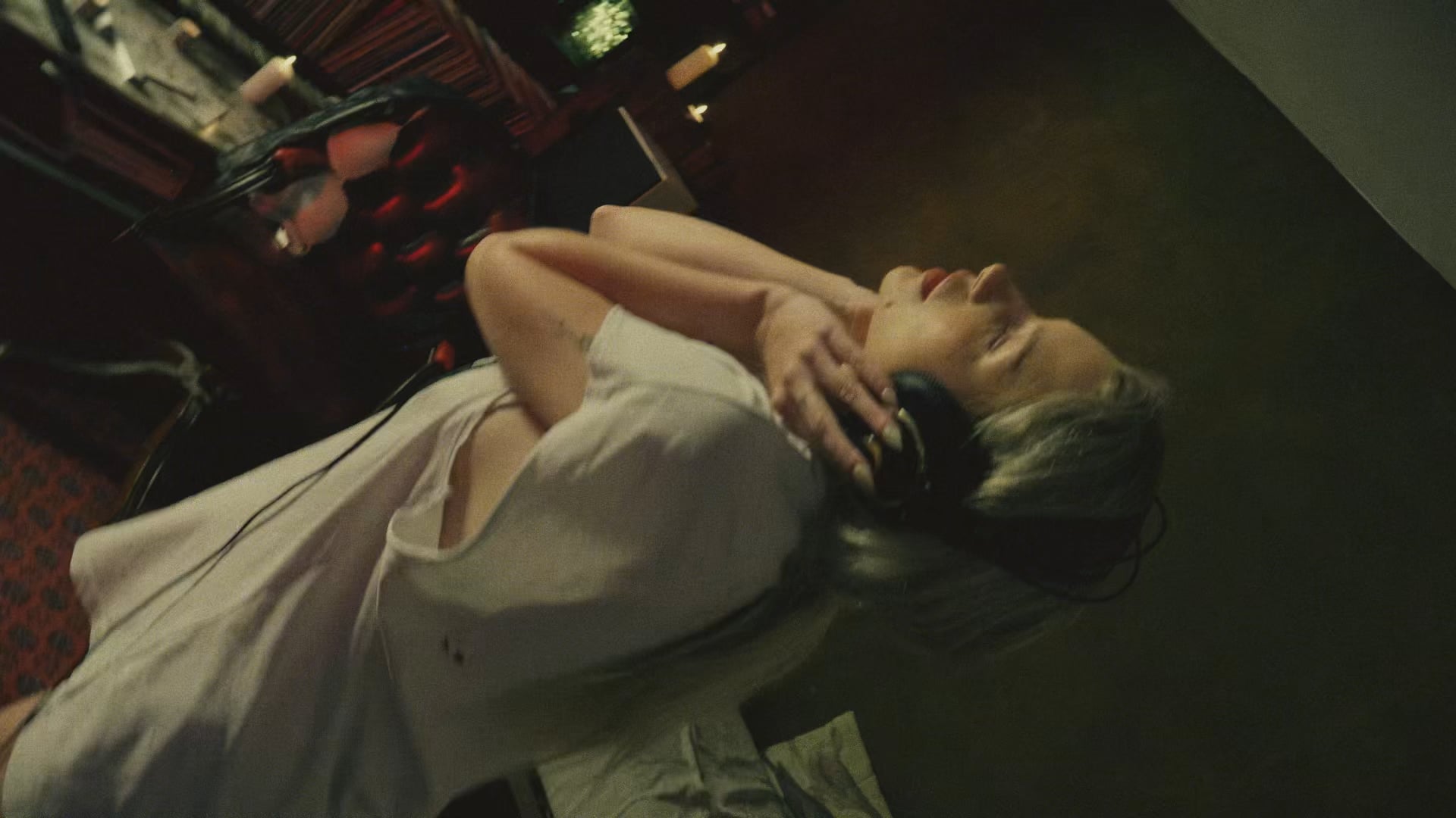 The Kooks - Jesse James [Music video - Dir. Cut]