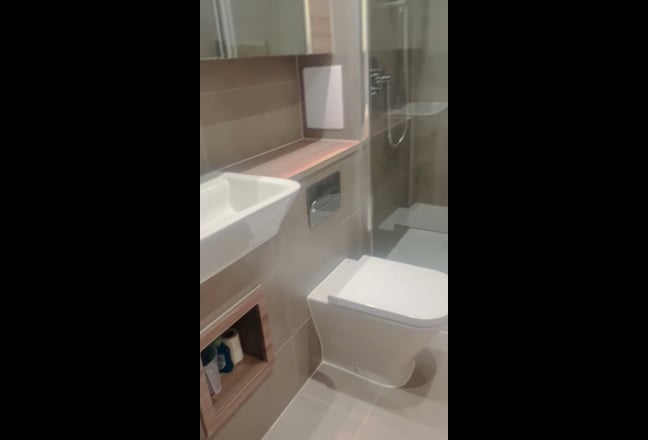 Double room with en-suite for Single Muslim female Main Photo