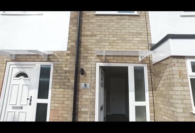 Beautiful 4 person house share in Yateley Main Photo