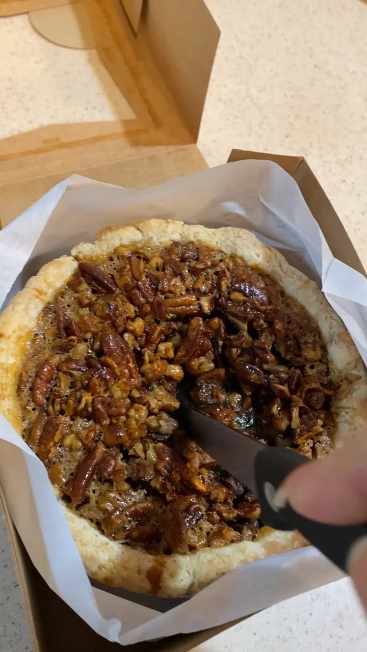 Pecan pie : Morning after thanksgiving on Vimeo