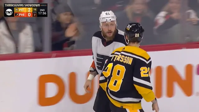 Penguins' Marcus Pettersson shows 'ultimate loyalty' in fighting Flyers  heavyweight Nicolas Deslauriers