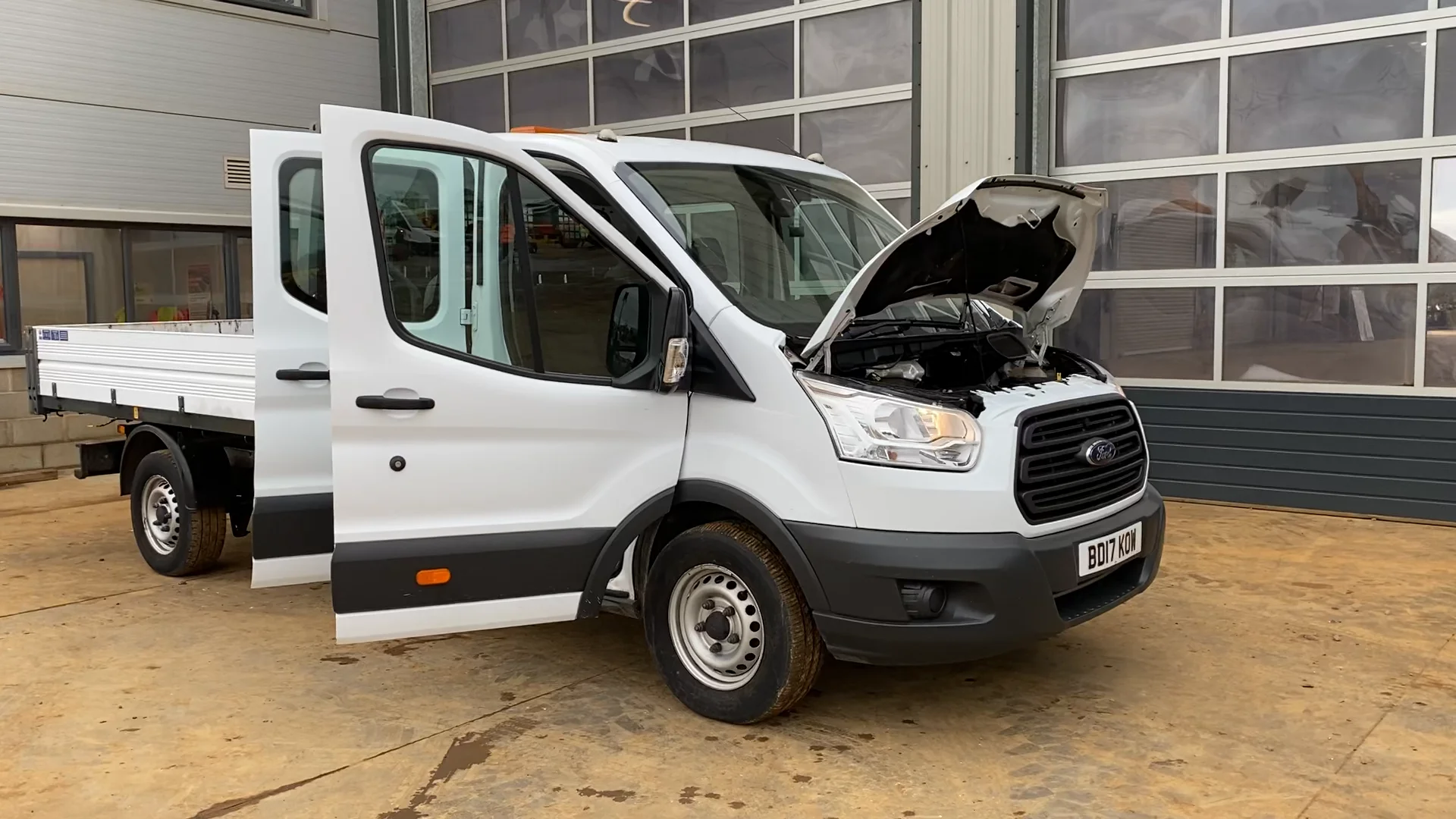 Ford Transit 6 Speed Crew Cab Dropside Tipper - Leeds November 22 on Vimeo