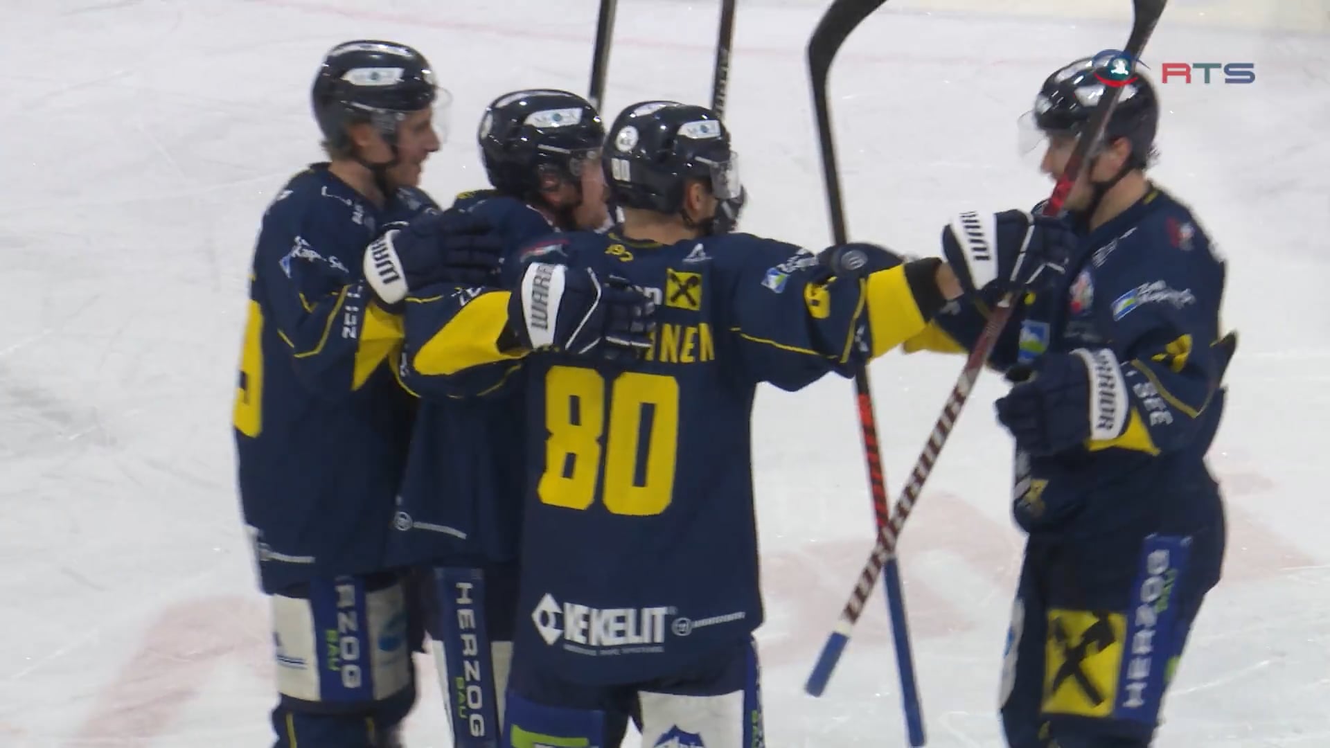cortina-erkaempft-sieg-gegen-zeller-eisbaeren