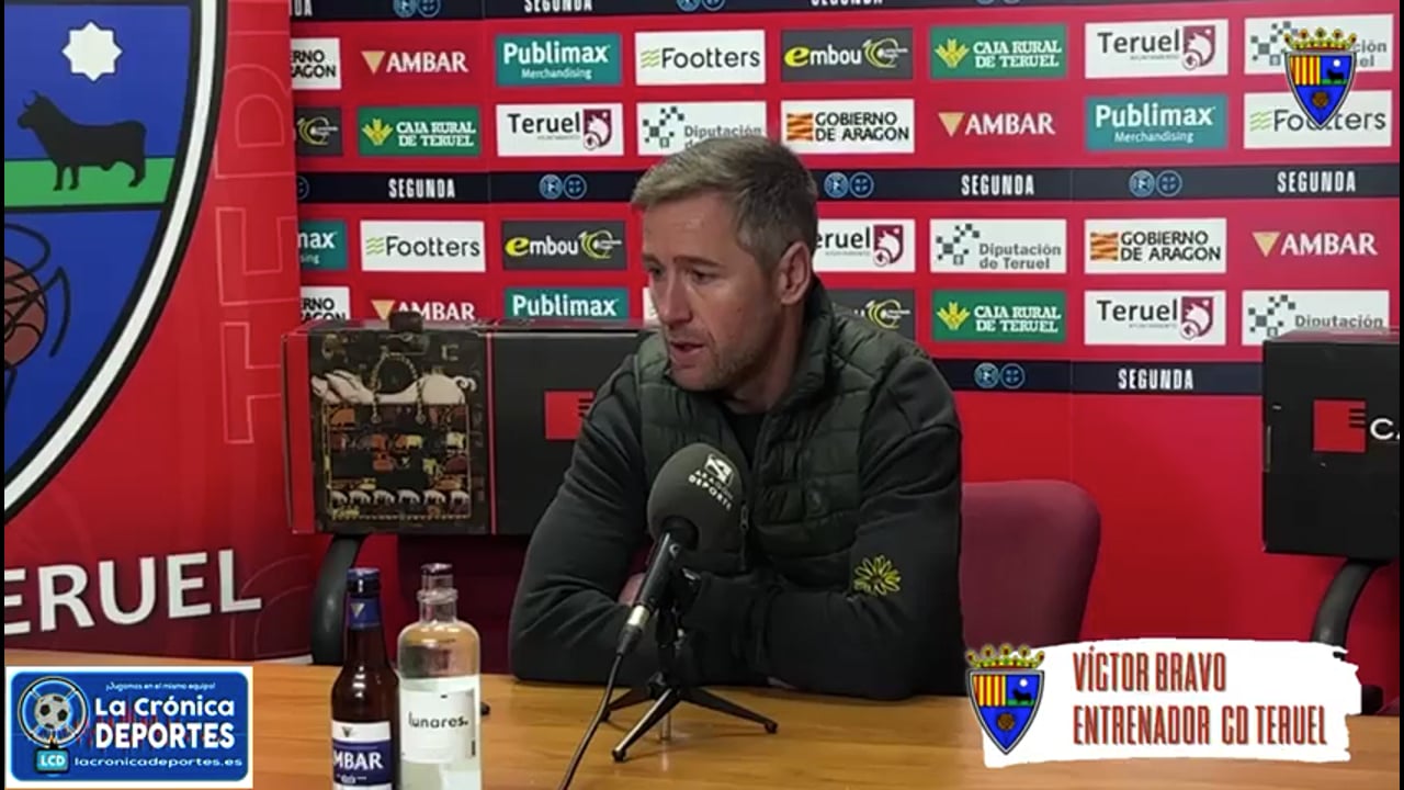 VÍCTOR BRAVO (Entrenador Teruel) CD Teruel 1-0 CD Ebro / Jornada 12 / 2ª RFEF - Grupo 3 / Fuente: CD Teruel 
