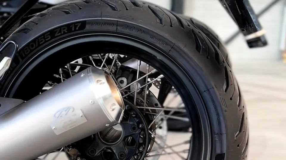 Dr. Jekill and Mr. Hyde BMW R nineT Exhaust