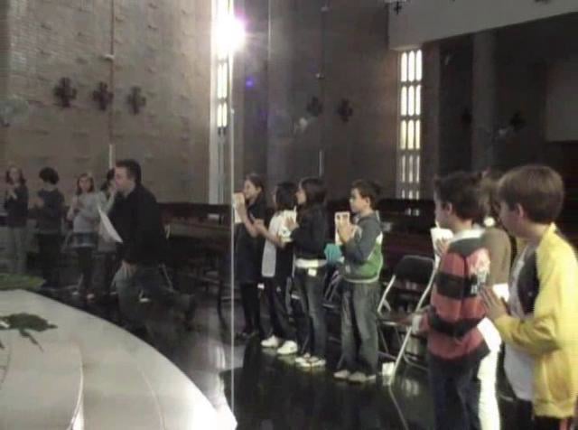 Vídeo de los ensayos, confesión y Primera Comunión del 1 de Mayo de 2011