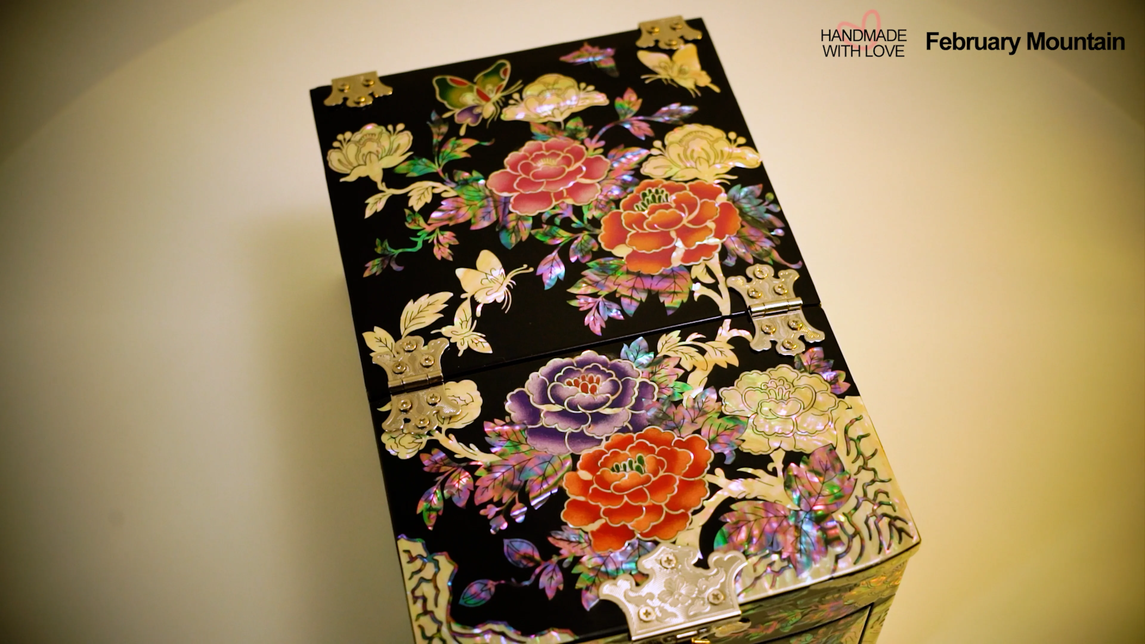 February Mountain Mother of Pearl Box Korean Traditional Jewelry