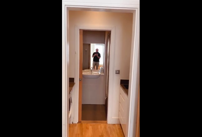 Modern Studio in Greenwich Main Photo