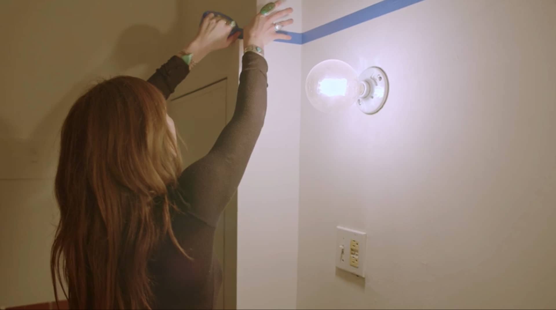 Kinley Danger x Jenna Lyons The Office Challenge Bathroom BTS on Vimeo