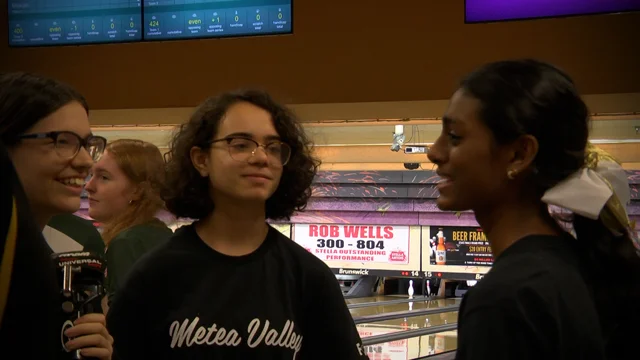 Girls Bowling Waubonsie Valley vs. Metea Valley 12.06.22