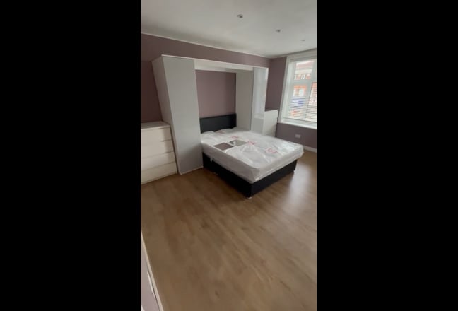 Wow 1 Bedroom Flat !!!! 3 Week of Deposit  Main Photo