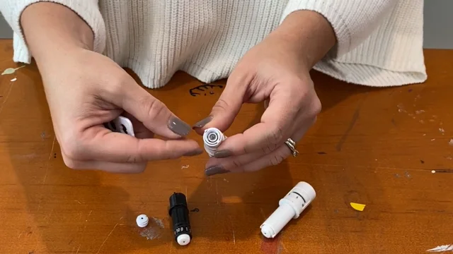 Under A Cherry Tree: Video: How to Open and Clean the Silhouette Cameo Blade