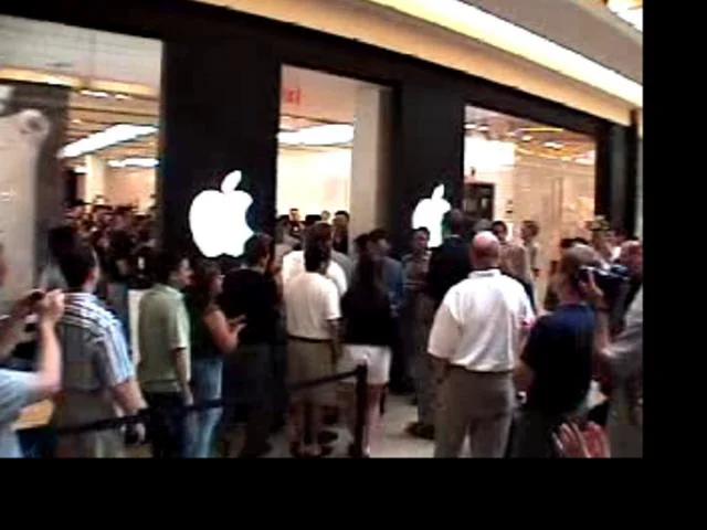 Apple closes its five North Texas retail stores for a second time