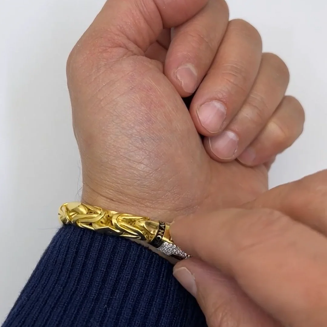 14K Gold 8mm MONACO Byzantine CZ Bullet Clasp Bracelet (Hollow) 8.25