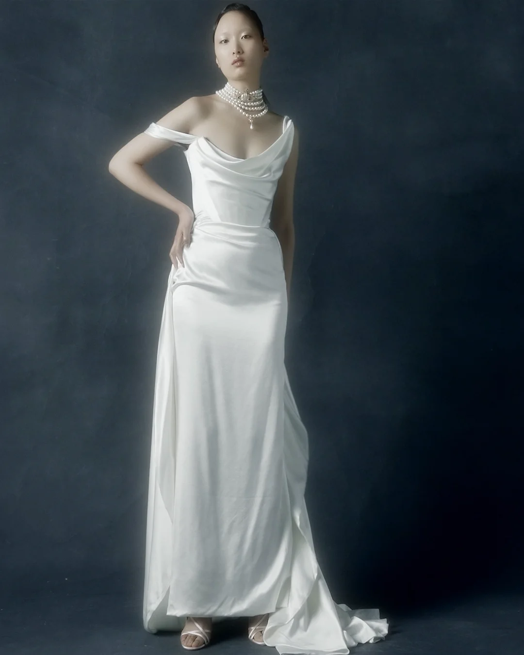 【Vivienne Westwood】イウォナ コルセットドレス Elizabeth Sleeve, Raven Corset and Cora Skirt with the