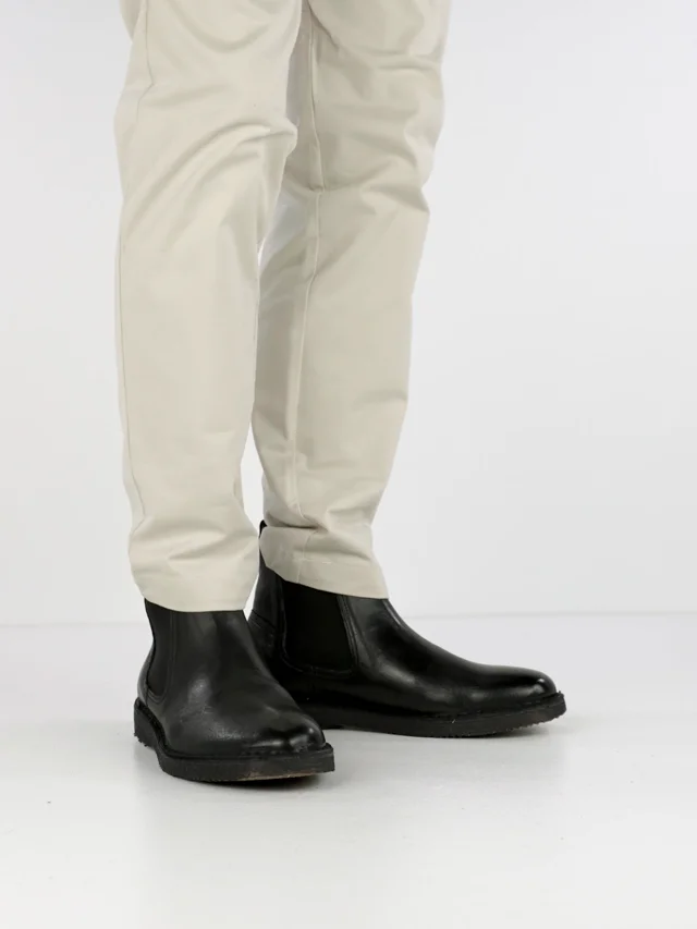 Chelsea boots with khaki hot sale pants