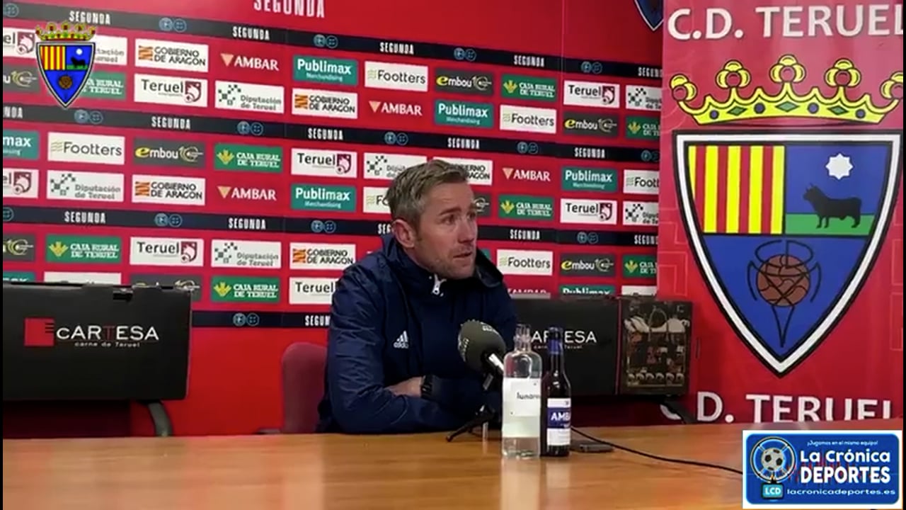 VÍCTOR BRAVO (Entrenador Teruel) CD Teruel 2-1 Peña Deportiva / Jornada 14 / 2ª RFEF - Grupo 3 / Fuente: CD Teruel 