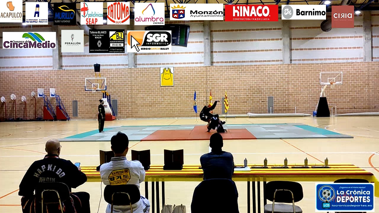 EXHIBICIÓN  DE  HAPKIDO EN MONZÓN CON LA PRESENCIA DEL GRAN MAESTRO COREANO LEE KYOUNG SUN