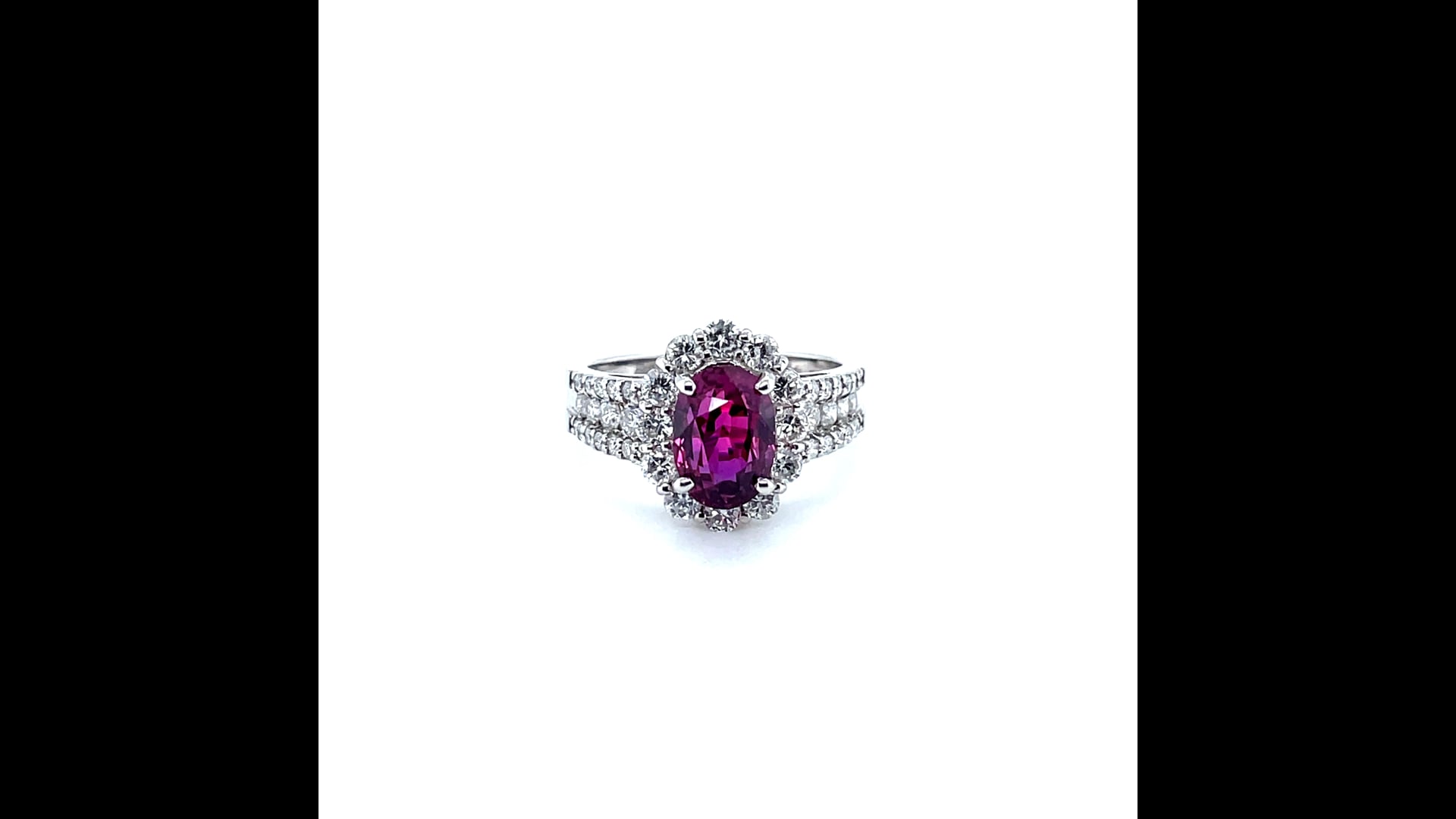 Rubis Du Mozambique De 3,78 Carats - Ovale, Traité (remplissage Verre) - Neuf Sans Emballage