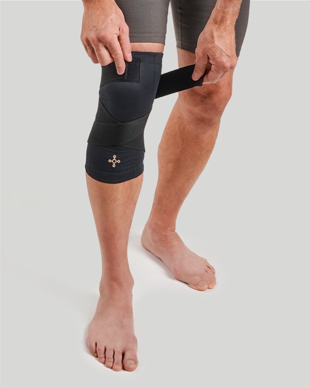 Tommie Copper Pro-Grade Adjustable Compression Knee Sleeve - Unisex, Black,  X-Large