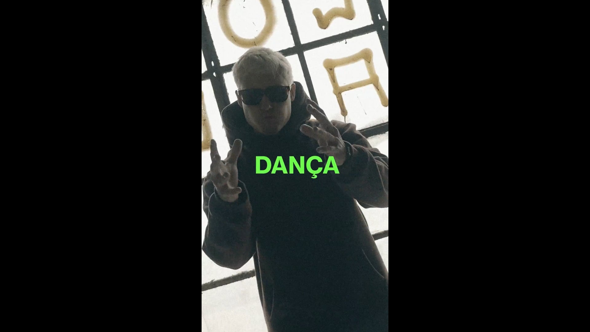 TEASER ARNETTE UNDERDOG CREATORS