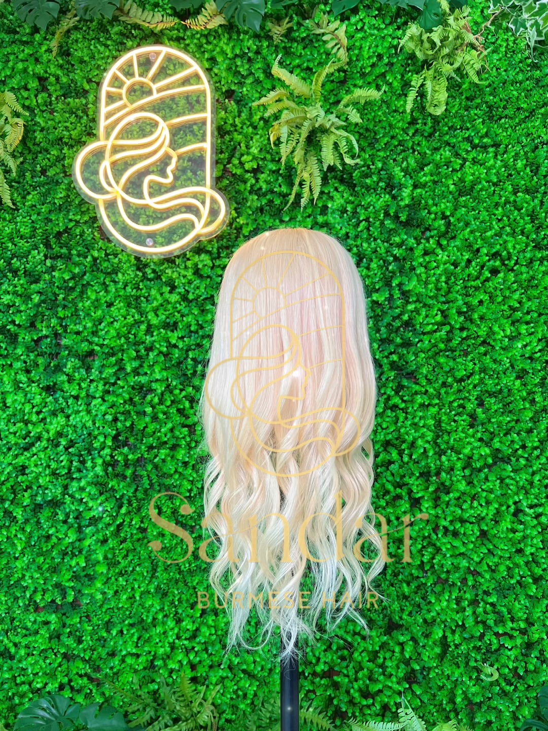 Perruque Courte Femme Blond Doré – Synthétique, 35 Cm, Taille Moyenne, Neuve Avec étiquettes