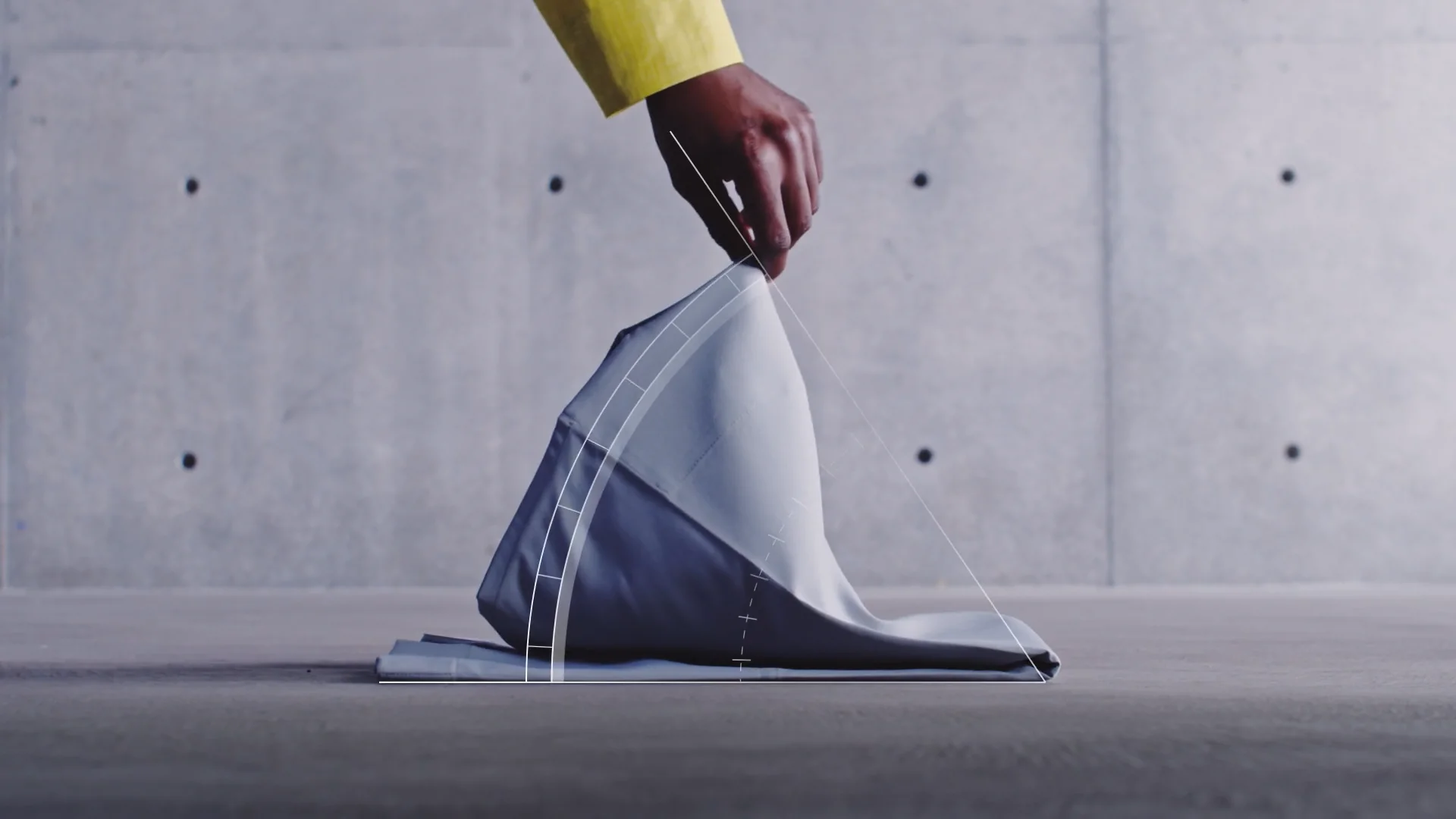 2023年春夏シーズンスタートのお知らせ – isseymiyake.com