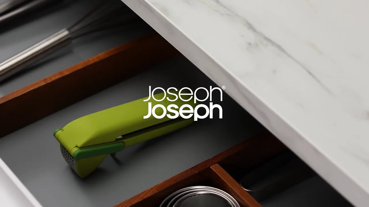 Joseph Joseph CleanForce™ Garlic Press 20179 on Vimeo
