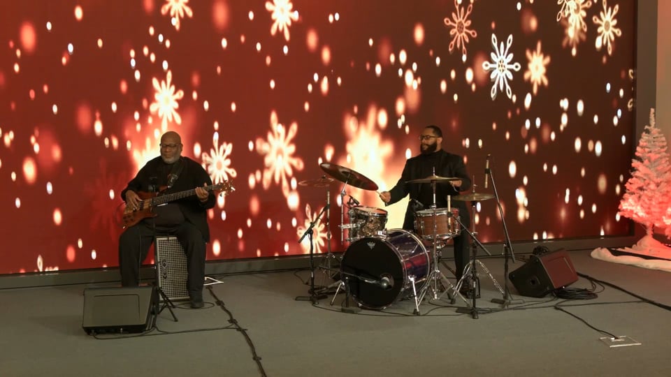 Denise Thimes and Friends - 2022 Christmas Medley (December 21, 2022)