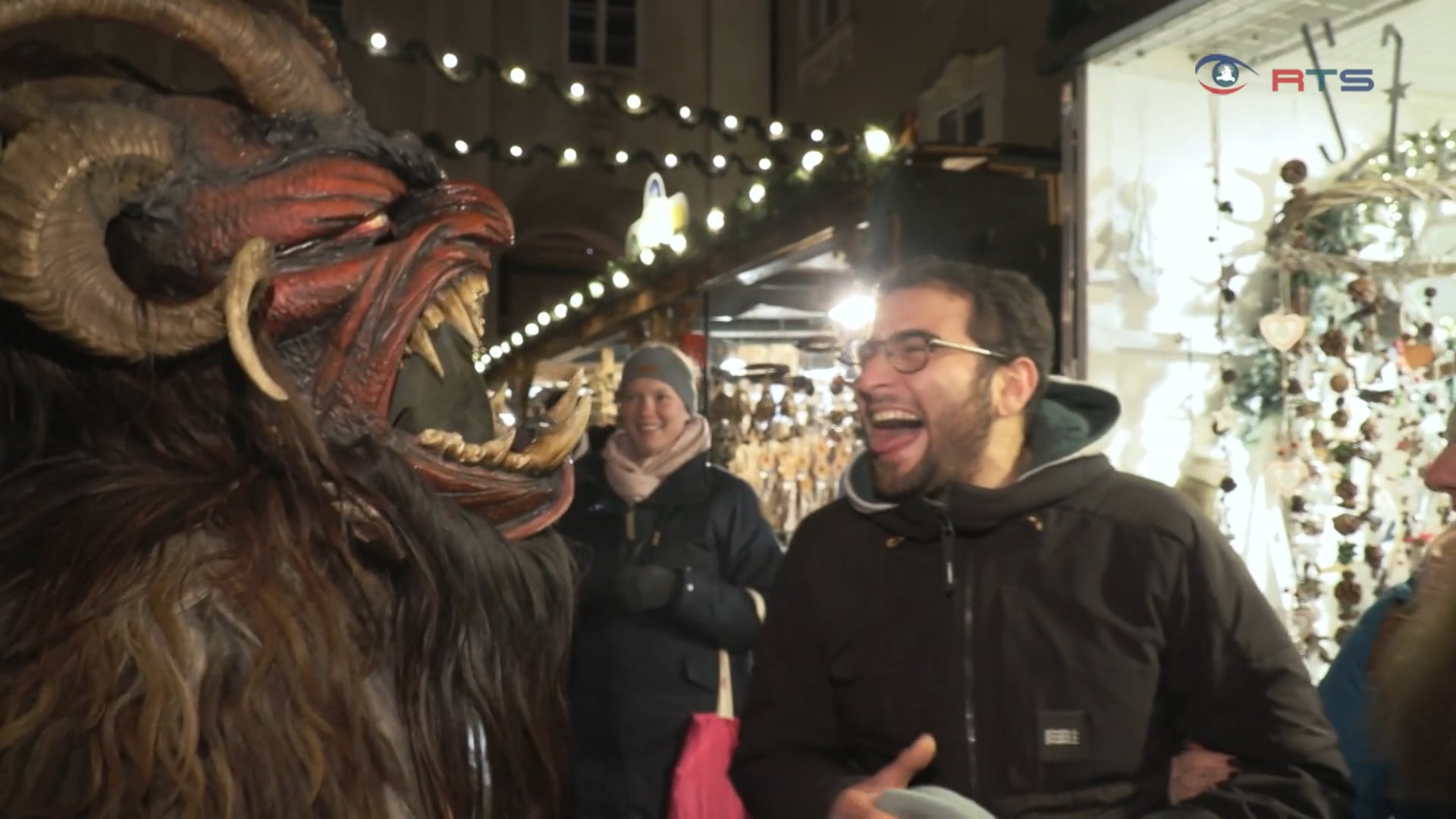 perchten-trieben-zur-rauhnacht-am-salzburger-christkindlmarkt-ihr-unwesen