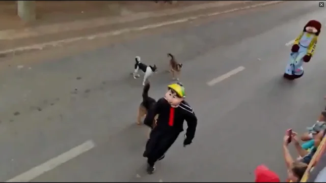 FOFÃO , MÁSCARA , KIKO , CHAVES DANÇANDO NA CARRETA DA ALEGRIA