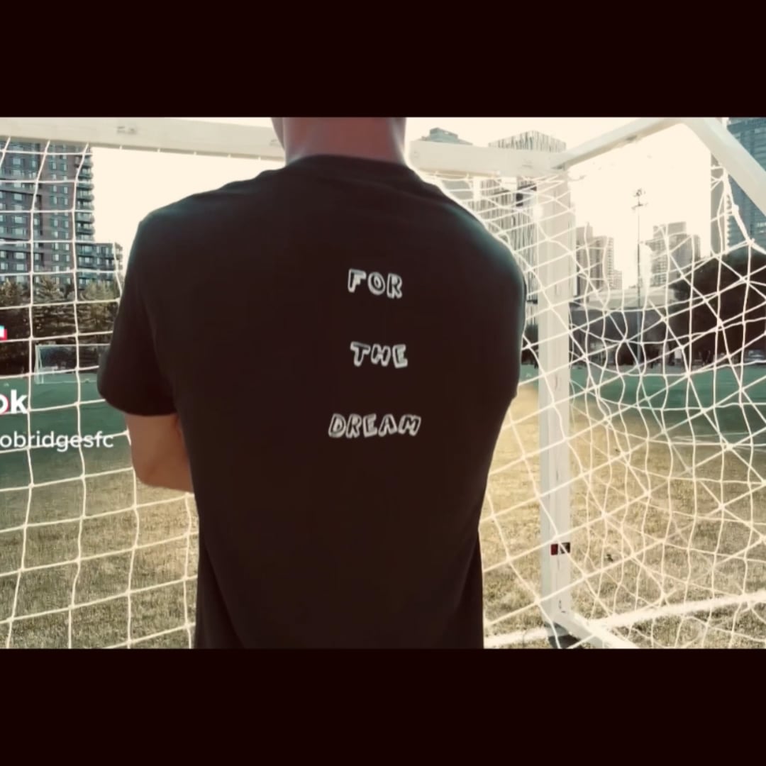 Two Bridges 'Roosie Vibes"