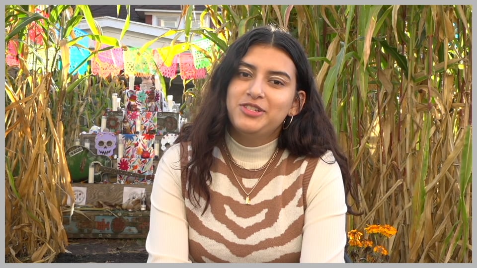 Still from Jenni Berrios: Arte e identidad