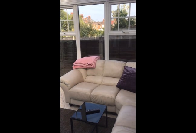 🌞 👩‍🎓Double in graduate house share  Main Photo