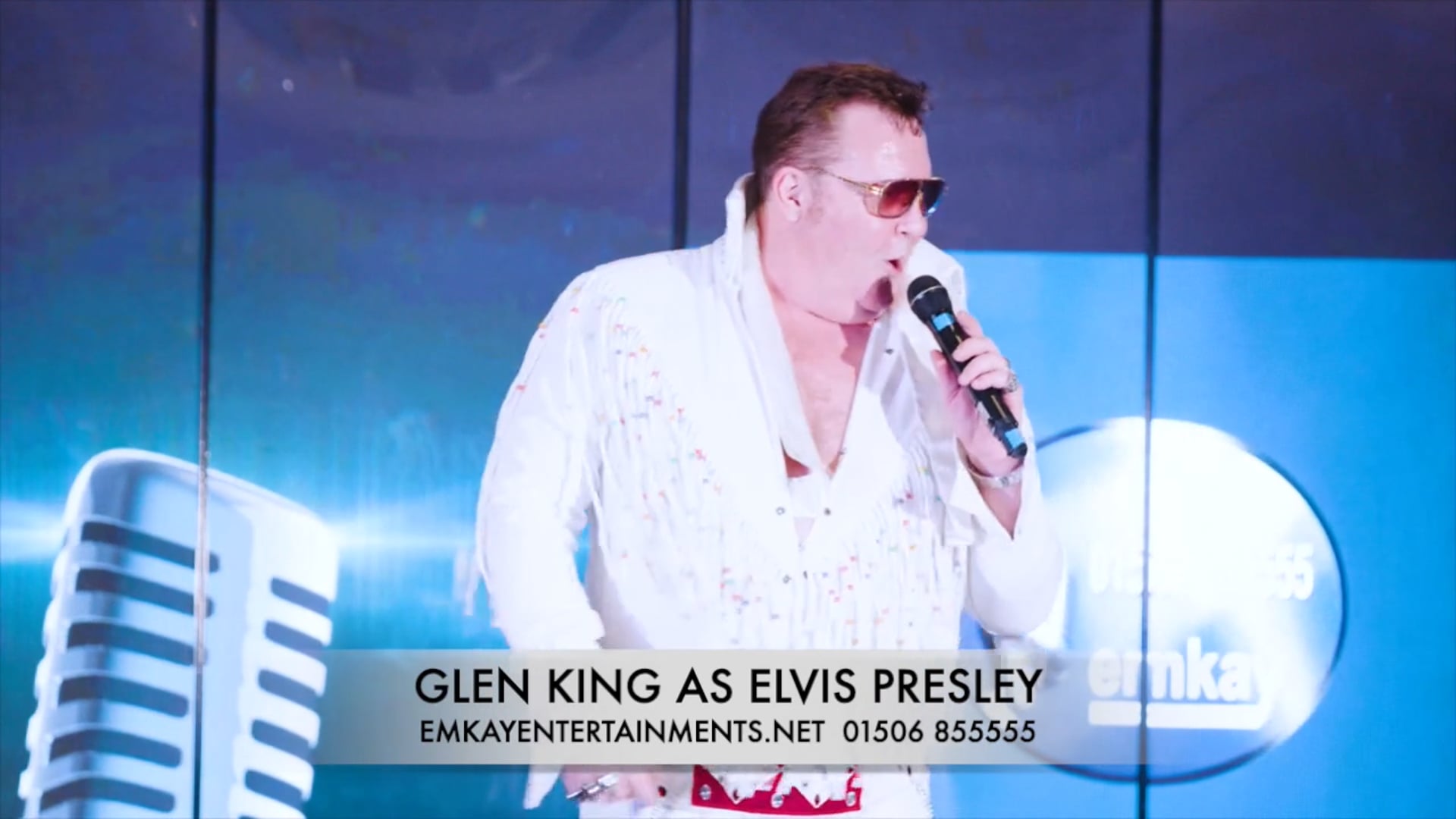 Glen King as Elvis Presley - Can't Help Falling In Love With You