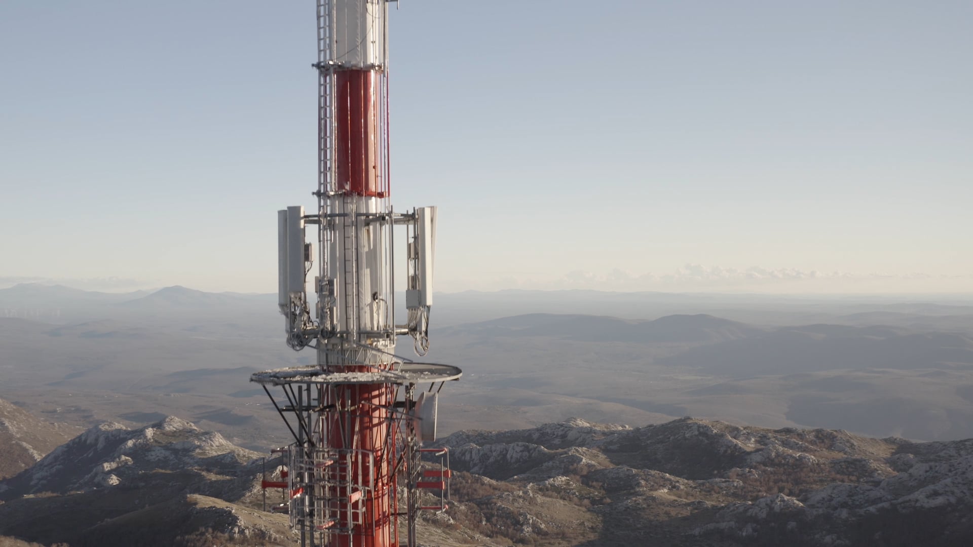 Antenna from top to the bottom