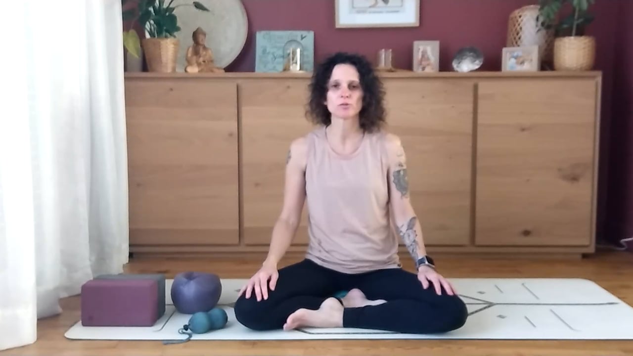 Jour 8. Douleurs à la nuque et aux cervicales : 3 exercices de Yoga Balles efficaces avec Johanna Vicens (24 min)