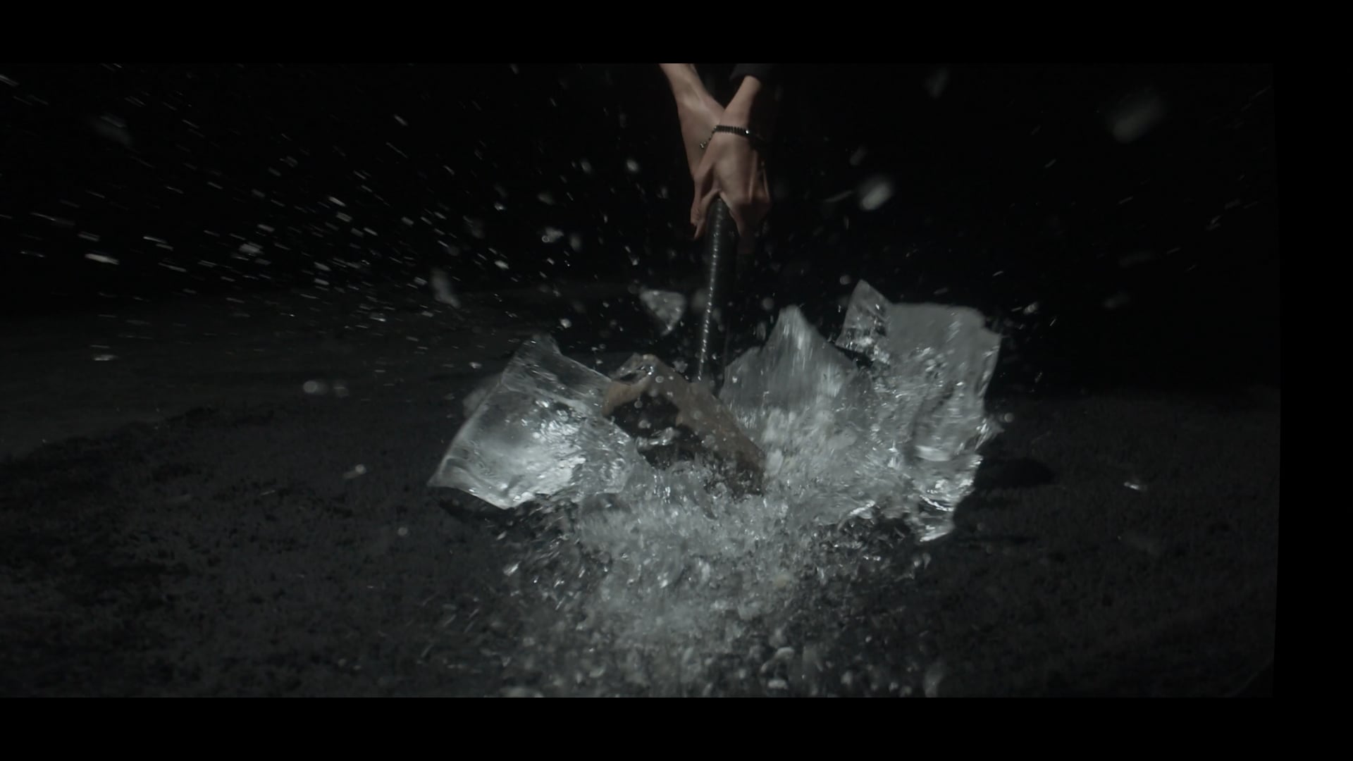 Caottica - Break the Ice ft. Bruno Paraguay