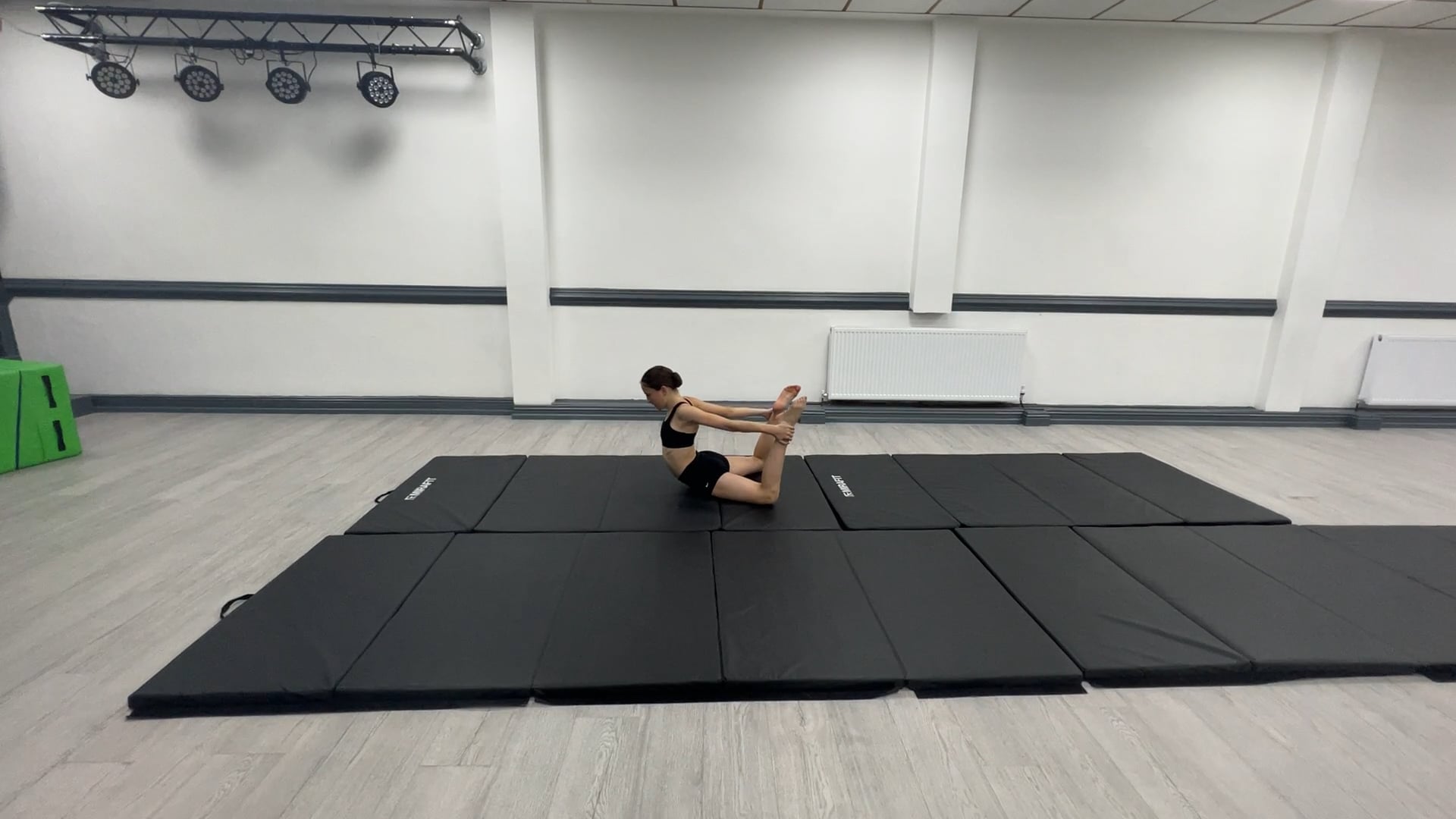 Chest Balance - Basket Rocks