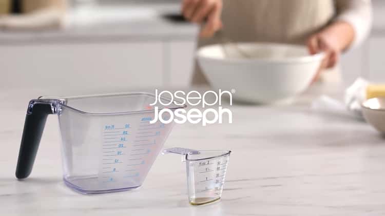 Joseph Joseph Align™ 2-piece Easy-read Measuring Jug Set 40109 on Vimeo