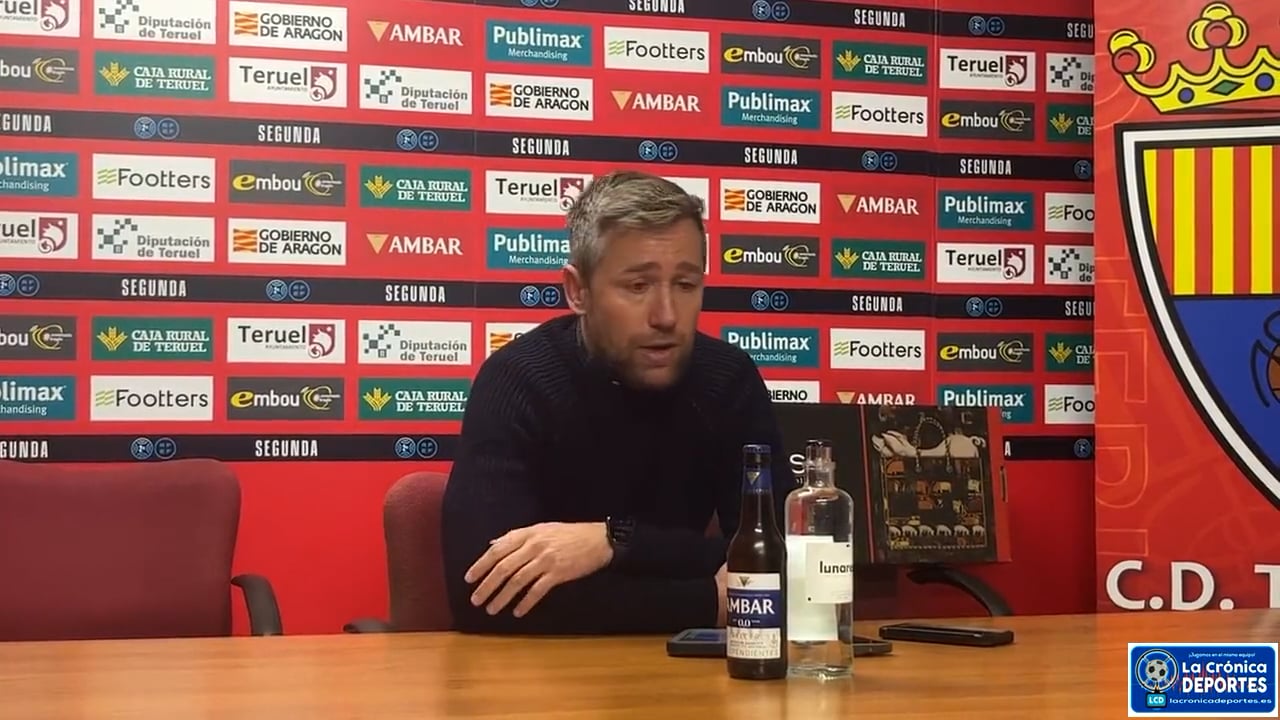 VÍCTOR BRAVO (Entrenador Teruel) CD Teruel 1-0 Manresa / Jornada 16 / 2ª RFEF - Grupo 3 / Fuente: CD Teruel 