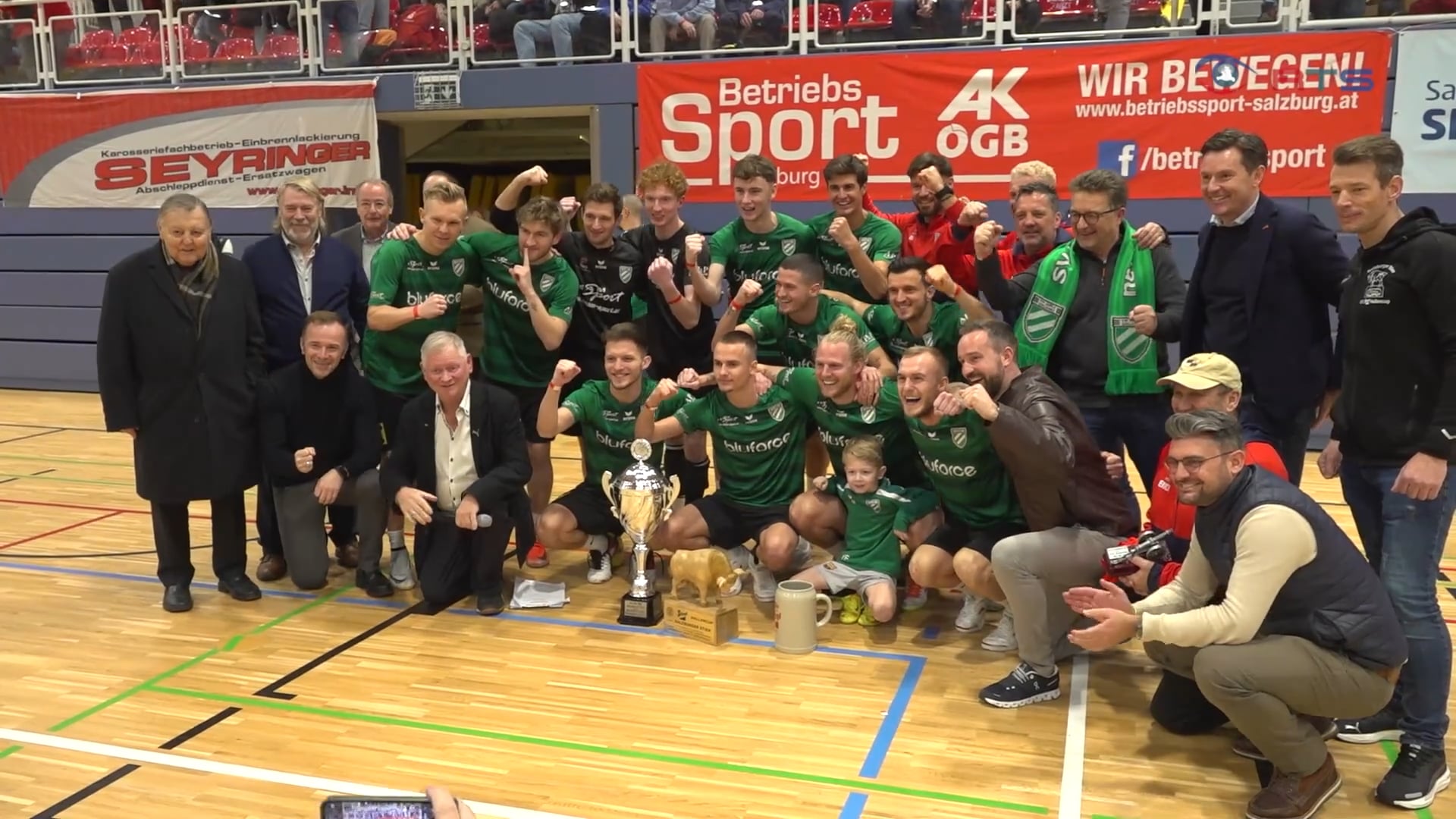 regionalliga-heisser-kampf-beim-ufc-hallencup-um-den-salzburger-stier