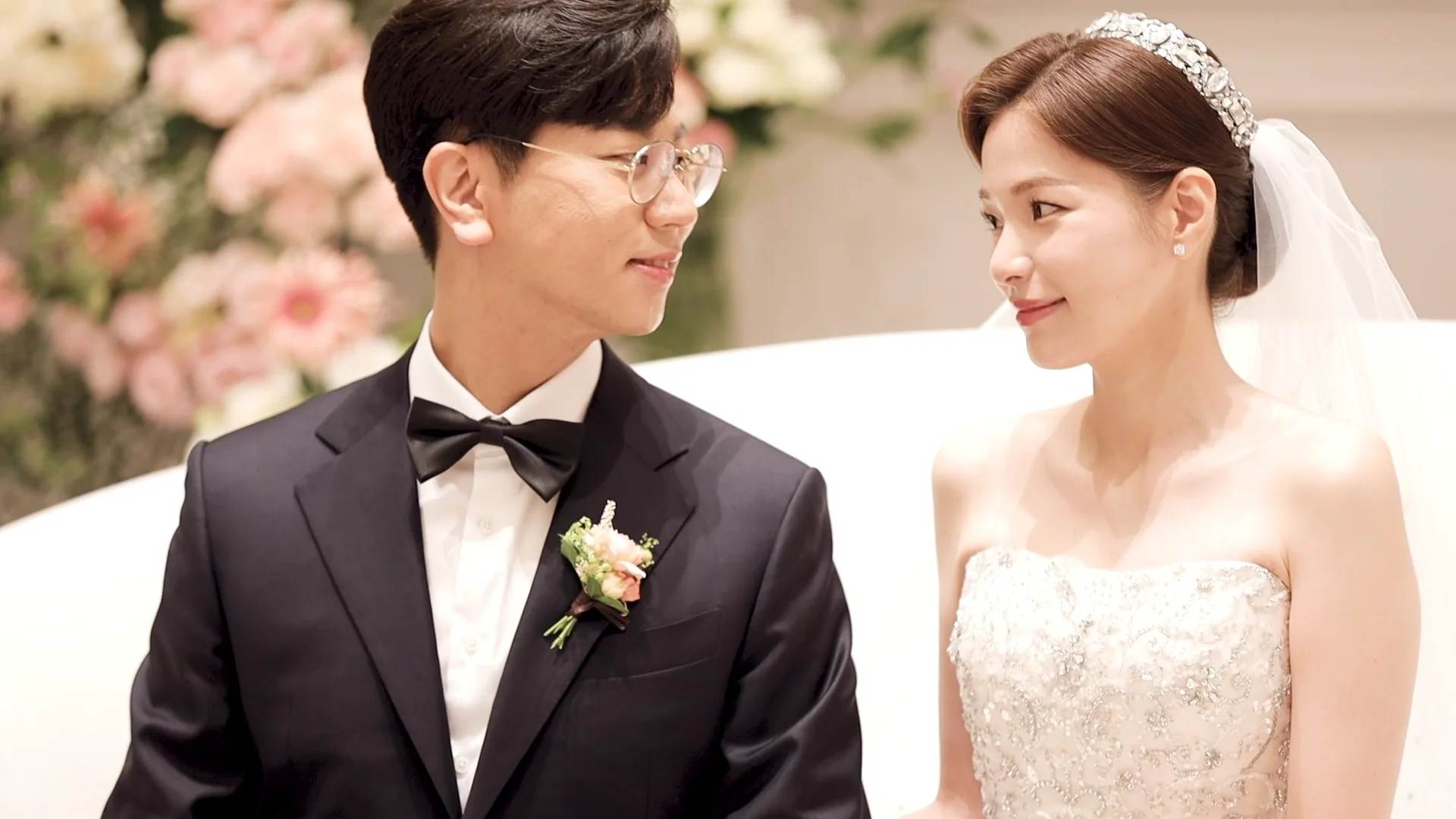 Kim Seokgoo & Jung Sojin Korean Wedding Highlight. Riverside hotel on Vimeo