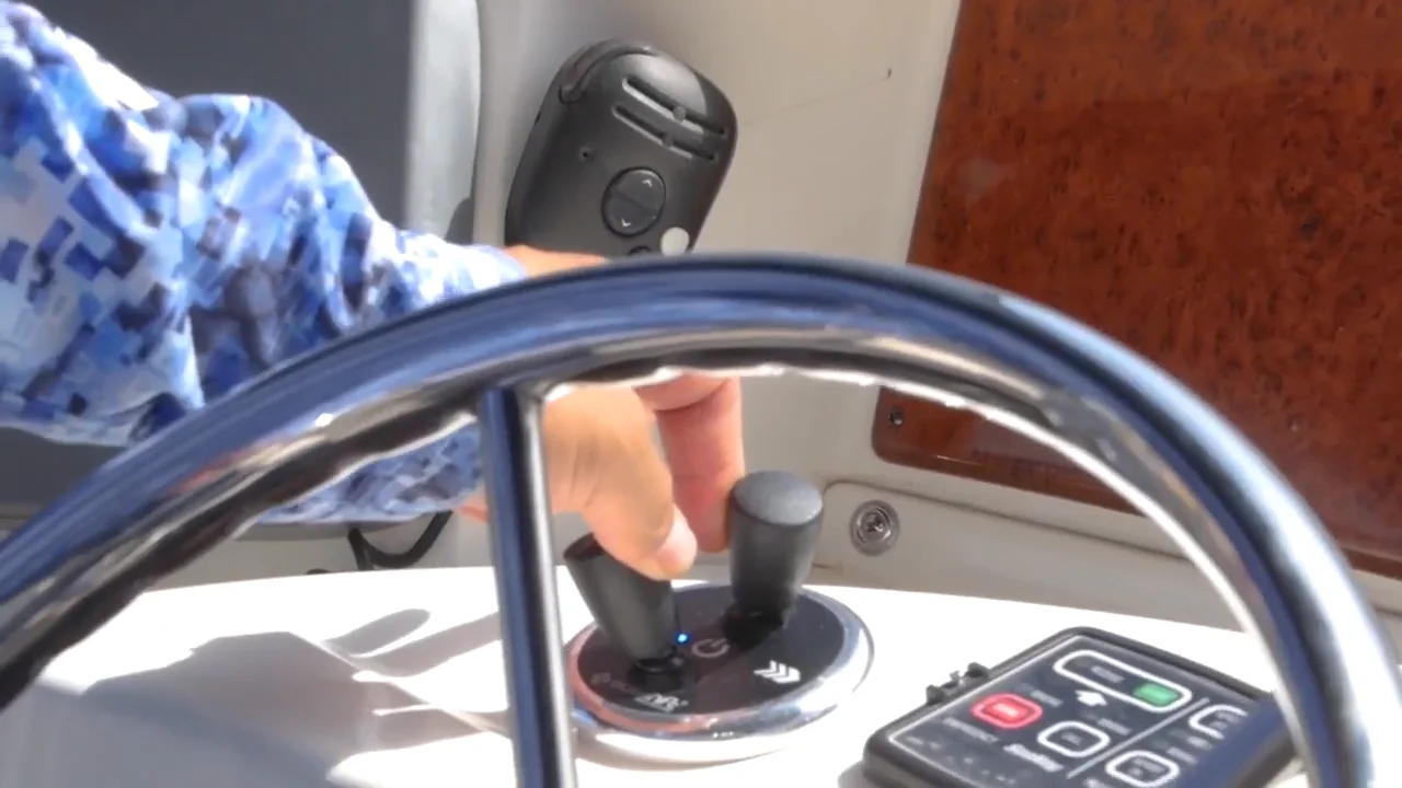 Sideshift Bow Thrusters and Stern Thrusters - Dock like a Pro